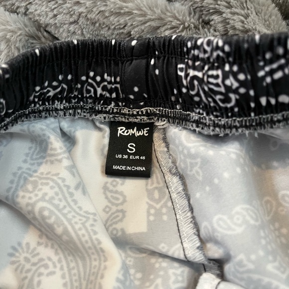 2 pairs mens shorts size small - Picture 9 of 11